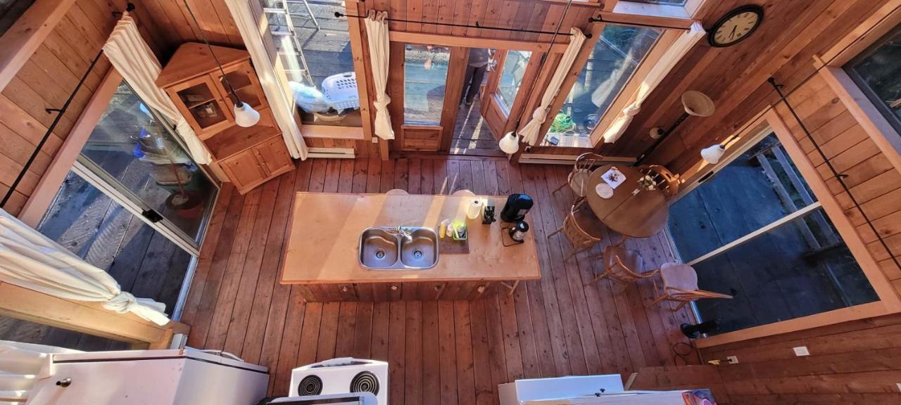 Ocean Views & Sunset Beach Cabin With Soaker Tub & Fire Pit Villa Powell River Eksteriør billede