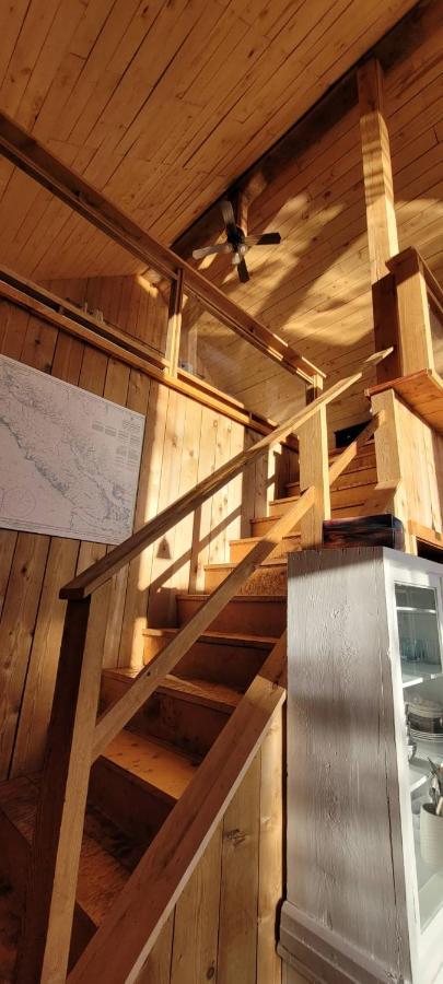 Ocean Views & Sunset Beach Cabin With Soaker Tub & Fire Pit Villa Powell River Eksteriør billede