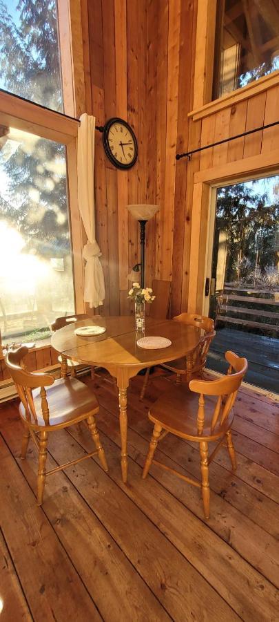Ocean Views & Sunset Beach Cabin With Soaker Tub & Fire Pit Villa Powell River Eksteriør billede